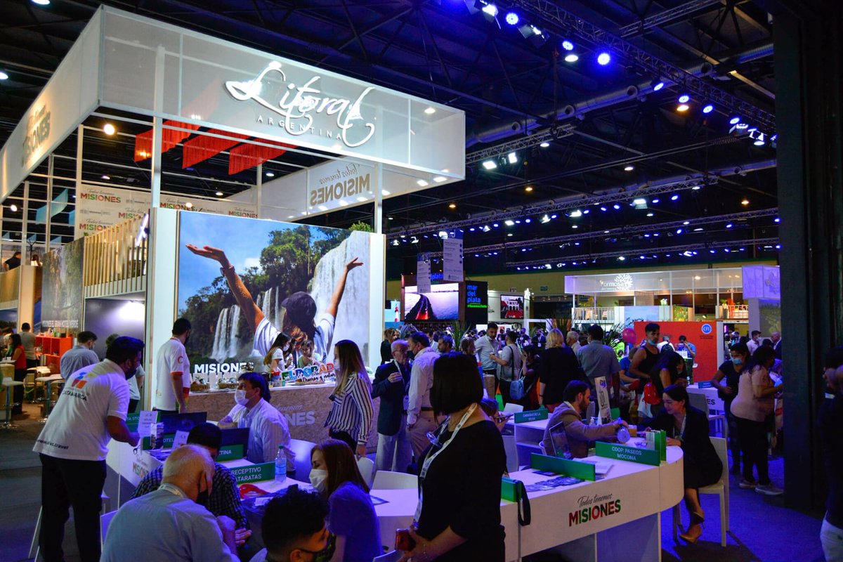 vanninavera's tweet photo. La gastronomía de los parques provinciales fue protagonista en el stand de Misiones, durante la FIT.
👉 El público degustó un menú sin tacc, acompañado de una gran variedad de tés. 
Reducimos el uso del plástico utilizando elementos de la naturaleza para las presentaciones https://t.co/MvE3VScYMM