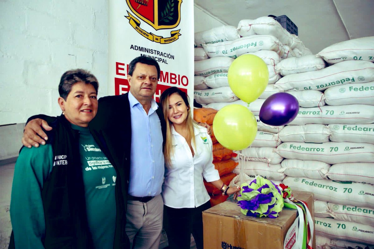 NatyVelOs's tweet photo. Con esto cumplimos 57 acuerdos municipales que beneficiarán a mujeres afro, indígenas, adultas mayores, víctimas, cabeza de familia, además parte de los compromisos con la Minga. Nos acompañó el alcalde de @Alca_Montebello y equipo de @AlcaldiaSP, @alcaldiagranada Gracias 💜 👇🏾 https://t.co/2Zg8KXwPuo