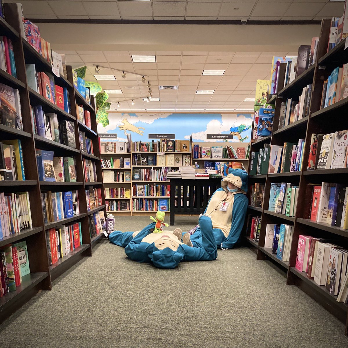 Barnes & Noble tweet media