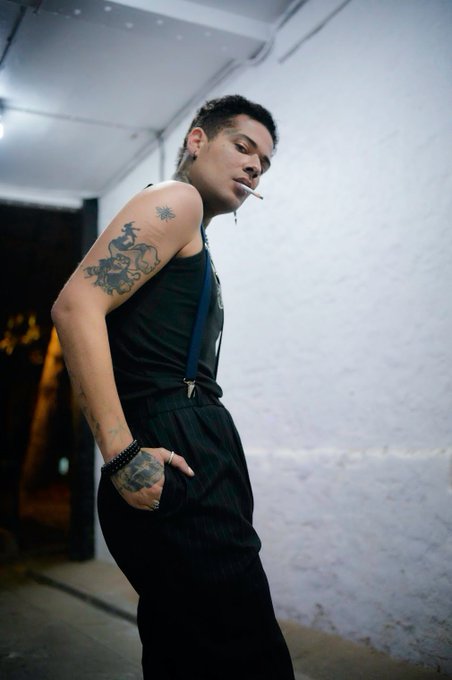 Meet me by the stage door https://t.co/ufFB14DrJ4