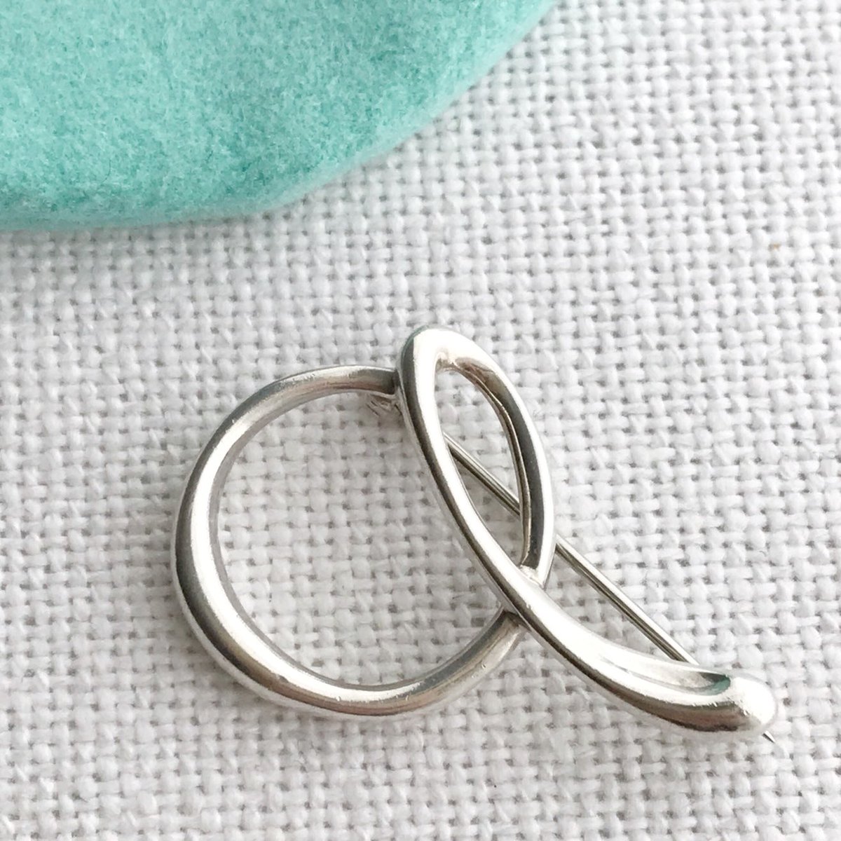 colleenonscreen's tweet photo. New in my #etsy shop: #TIFFANY &amp; CO. Elsa #Peretti #Vintage #Sterling Letter “A” #Brooch / Initial Alphabet Pin 1980s .925 Signed #christmasgift #sterlingtiffany #heirloombrooch #vintagetiffany https://t.co/12uGiaM0tg https://t.co/nguDgKrPGh