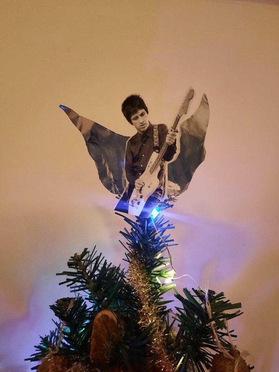If @Johnny_Marr isn't on the top of your tree, what are you even doing? #johnnyfuckingmarr