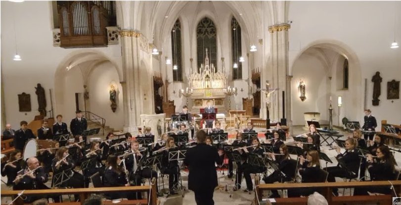 gutklang's tweet photo. Eine Großspende kam vom befreundeten Spielmannszug Ramsdorf. Dieser veranstaltete am 28. November in Kirche St. Walburga in Ramsdorf ein Adventskonzert. Dessen Einnahmen sollen 1:1 an #GKhilft ausgezahlt werden. 1400 Euro kamen zusammen. Herzlichen Dank! https://t.co/OAe2KKGPP3