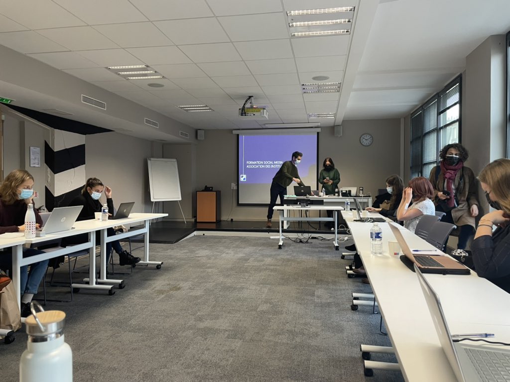 Une journée de formation #SocialMedia au top avec <a href="/KarimaBenamer/">Karima Benamer</a> , <a href="/Julien_Cvrnd/">Julien Couvrand</a> et les chargées de communication des #Carnot. Merci à tous pour ce super moment d’échange !
<a href="/Reseau_Carnot/">Carnot</a>