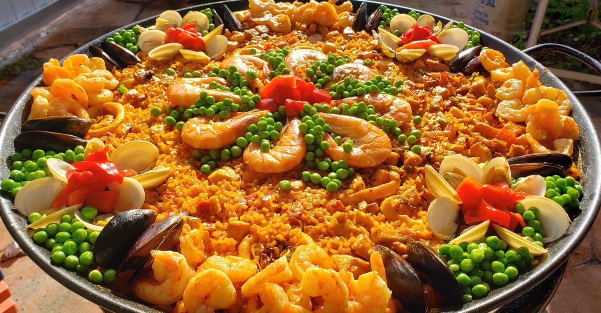 Mixed paella for delivery
#ggpaellas #paellas #yummy #instagood #instafood #seafood #foodie #eatclean #photoofthedays #instafoodie #tasty #cateringservices #spanishfood #healthyfood #foodlover #delicious #delivery  #eventplanning #shrimp #seafoodpaellas #mixedpaella #paellamixta