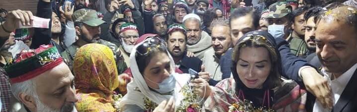 RubinakhalidPPP's tweet photo. پارٹی کے دفتر کا افتتاح ،جیالوں کے فلک شگاف نعرے 🌺 https://t.co/1S4Wu5DzQU
