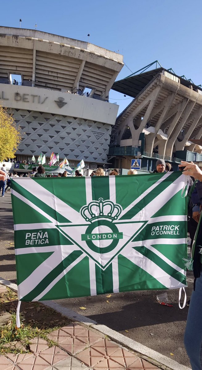 PBeticaLondres's tweet photo. SORTEO DE UNA BANDERA

Para celebrar su lanzamiento e inicio de la semana en la que el Betis nos visitará en el Reino Unido, sorteamos nuestra bandera. Requisitos:

- Seguirnos
- Retuit

(termina el día 9 de Diciembre) https://t.co/tQERjm883E