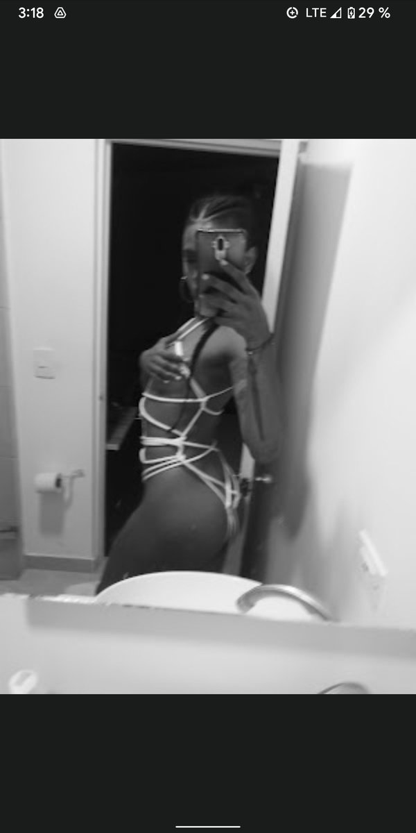 Daniafabiana's tweet photo. Holis los invito a suscribirse a mi canal en telegram, les enseñaré como amarrar una hallaca, solo hallacas divinas. Más info al dm https://t.co/HCC41C26Ez