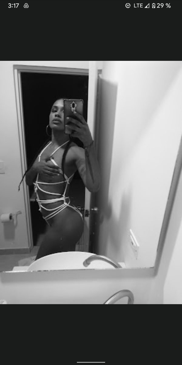 Daniafabiana's tweet photo. Holis los invito a suscribirse a mi canal en telegram, les enseñaré como amarrar una hallaca, solo hallacas divinas. Más info al dm https://t.co/HCC41C26Ez
