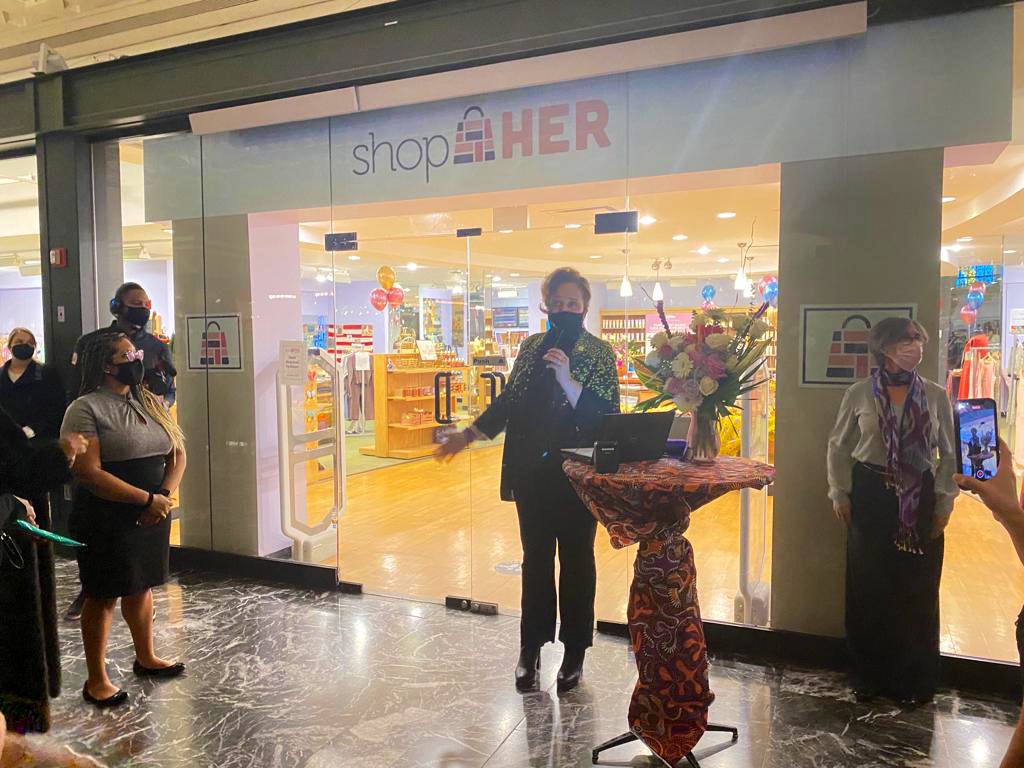 DCMOWPI's tweet photo. Throw back to last week’s Grand Opening of #ShopHer! 

MOWPI is calling YOU to support women-owned businesses and to #shoplocal this holiday season.  #shopsmall #WomeninBusiness #iBuyDC 💜🔥🎁 https://t.co/jpVJwYKWZb