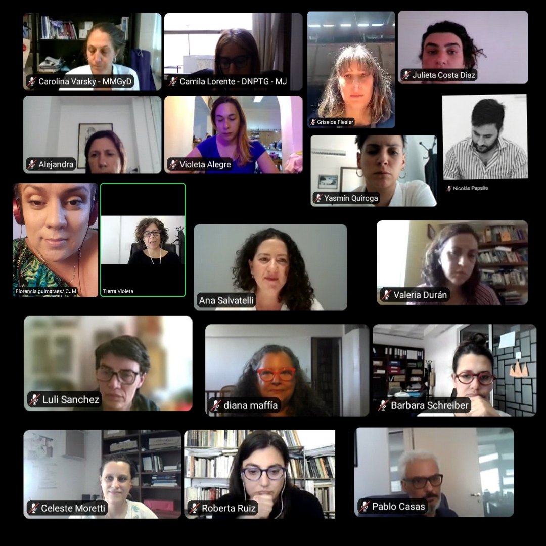 furiatrava's tweet image. Desde el @cjmcaba Participamos de la Mesa de trabajo del proyecto "Experiencias de investigación forense con perspectivas de géneros" del @ObsdeGenero 
@dianamaffia @malumoreno2010  @asalvatelli @nicopapalia @JuliCostaDiaz @lulilesbiana @malhumoretti @perru65 @CarolinaVarsky