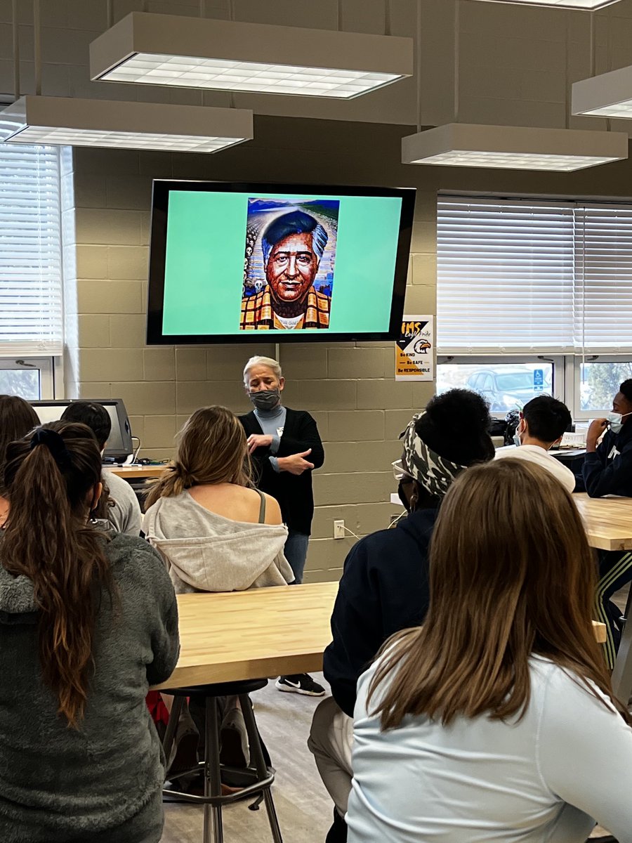 Excited to hear from Ms Paige, a local KC artist, as she works with HMS 8th graders! ⁦<a href="/heritagescoop/">Heritage MS</a>⁩ #sharethegoodLPS