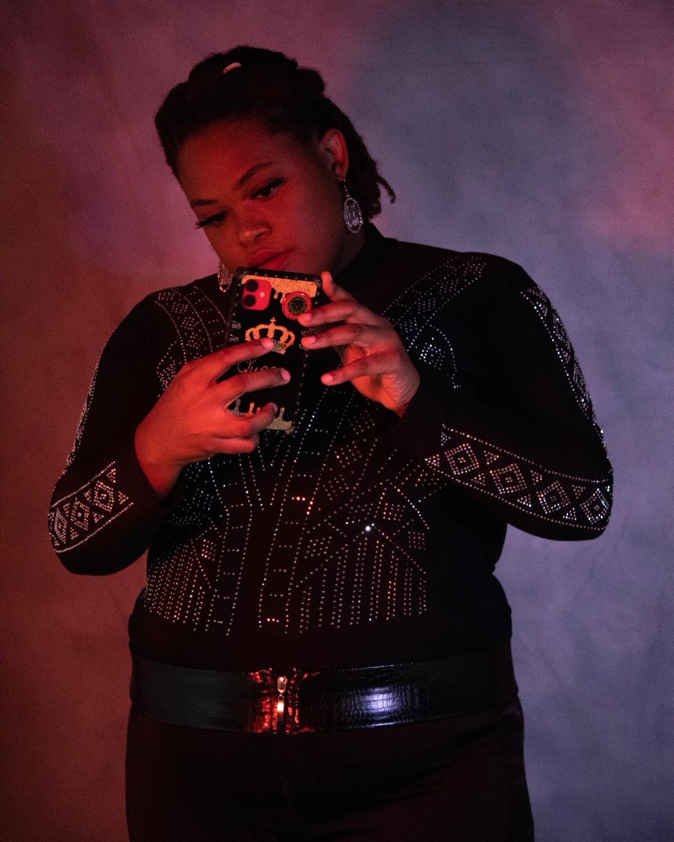 FredrickTowler's tweet photo. Color theory pt2.🔴🟣
.
#757photographer 
#804photographer 
#upandcoming 
#towlerphotography https://t.co/GwHhmtBfLY