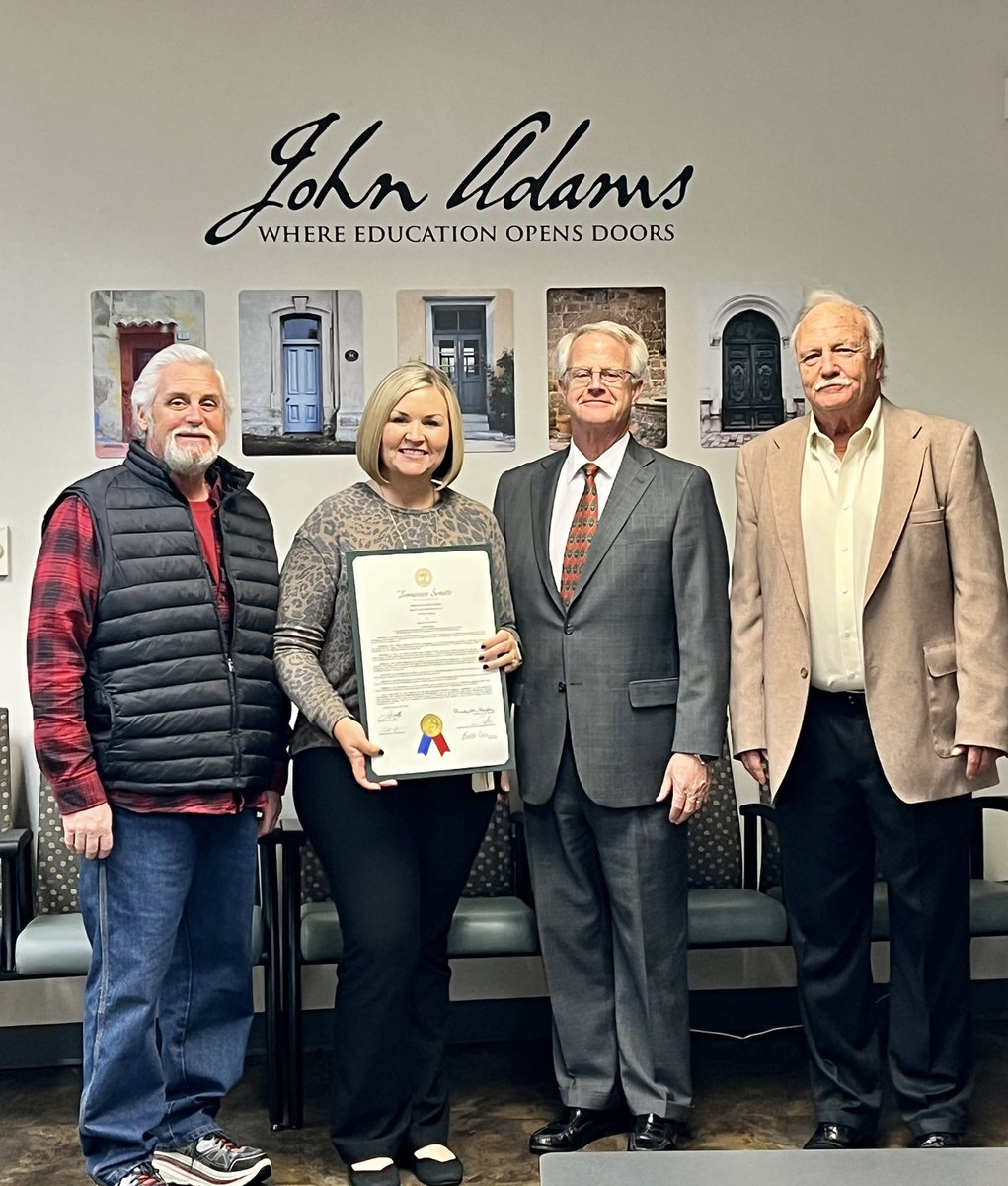 KCS_Adams's tweet photo. Thank you to Senator Lundberg, Rep. Hulsey, and Rep. Crawford for taking the time to stop by John Adams and recognize the great work our teachers and students are doing each and every day! We appreciate you! #usnewsandworldreport #bestelementaryschools @lundbergjon @KCS_District https://t.co/E1i8SVAiON