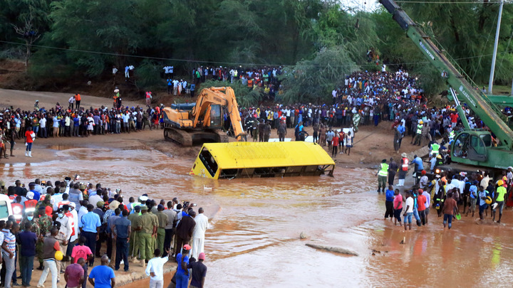PDChina's tweet photo. Death toll rose to 32 on Monday after a bus with about 50 passengers on board plunged into River Enziu at a village in Kitui County, eastern part of #Kenya on Saturday. https://t.co/rZSCVwgoqQ