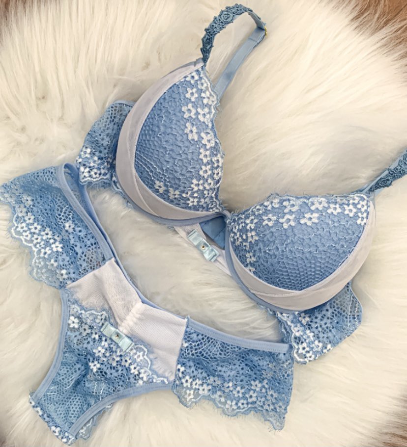 SensualStore1's tweet photo. Delicado. 💙 https://t.co/lHDXK7rjFB