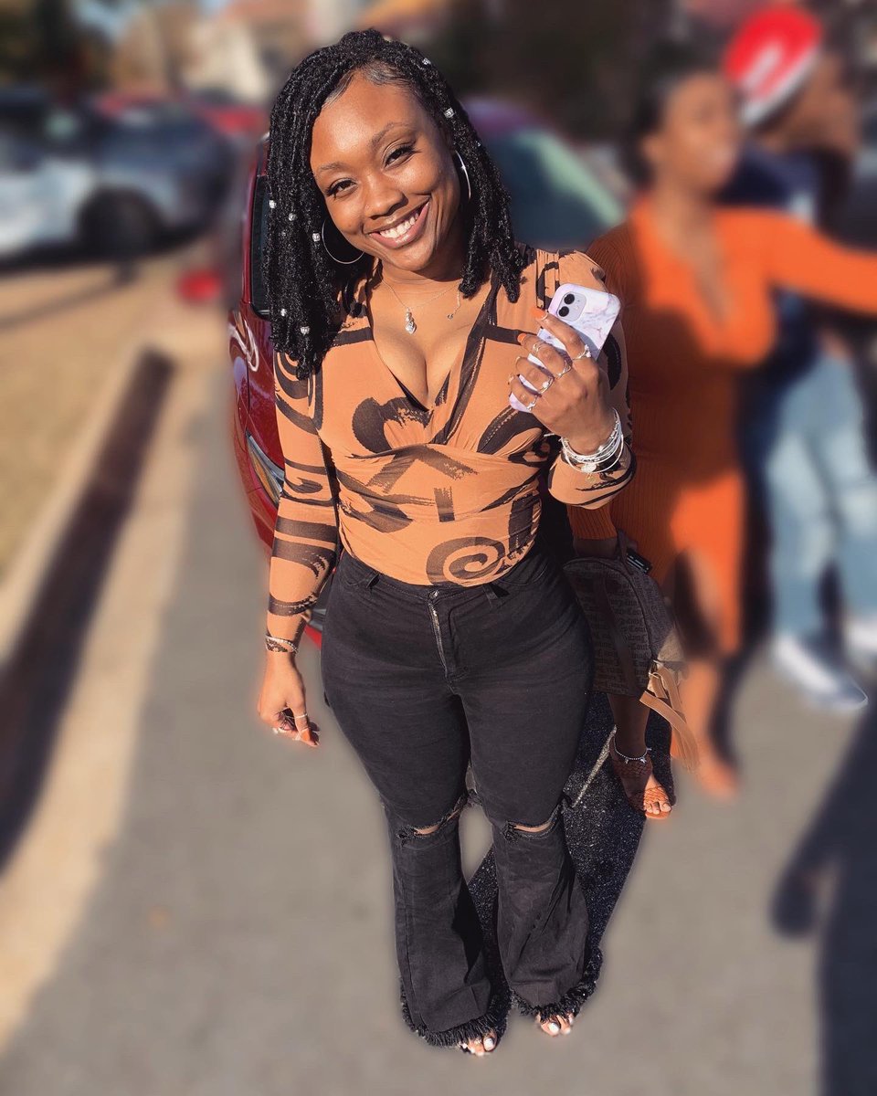 luckeyj_'s tweet image. Feeling 22 😘 #3moredays