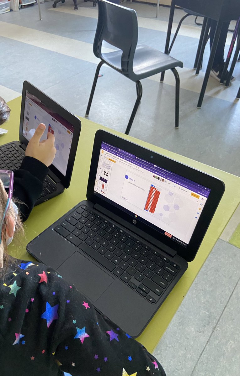 HDDawe's tweet photo. Spent the morning coding Christmas music for #CSEdWeek on our microbits with @brilliant_labs and @mmelee5. Getting some ideas for our #christmashack stay tuned! @BrooksideInt #jinglebells https://t.co/MXDIYJVQ0Y