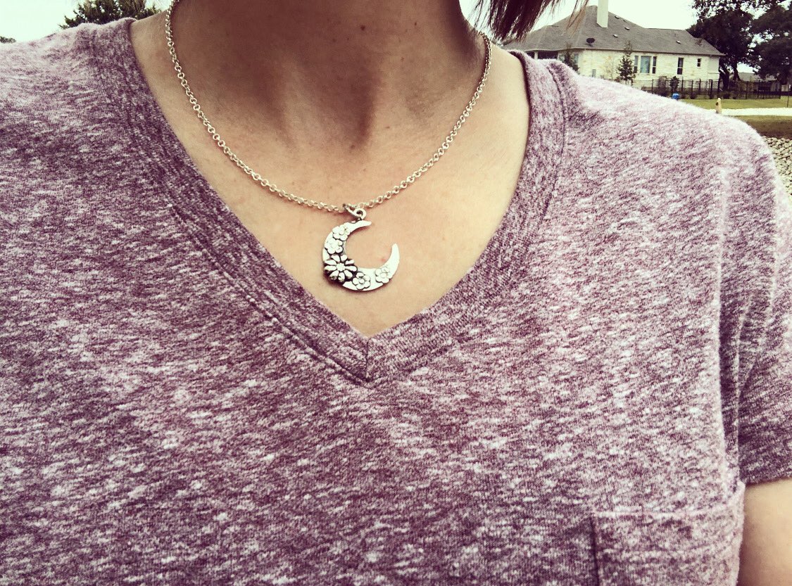 Rayvenwoodmanor's tweet photo. The most satisfying part of making jewelry is seeing clients enjoying the pieces. Sometimes the jewelry just speaks to the person and becomes a part of his or her own history and memories. #rayvenwoodmanor #clientphoto #sterlingsilverjewelry #sterlingsilver #artisanjewelry #art https://t.co/mT6fsHpmY2