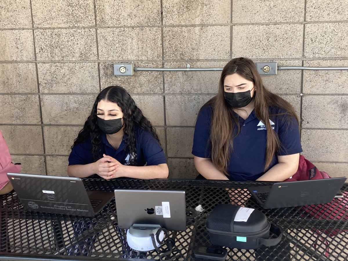 RHSStuCen's tweet photo. ROP/CTE Ambassadors doing virtual presentations and tours of their classes for the students at Cope Middle School. https://t.co/ZTuBBHQYJR