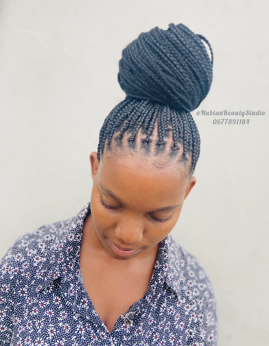Nosiphoh_MM's tweet photo. Knotless braids season✨💁♀️
#knotlessbraids #durbanbased https://t.co/FzOcPxNbfb