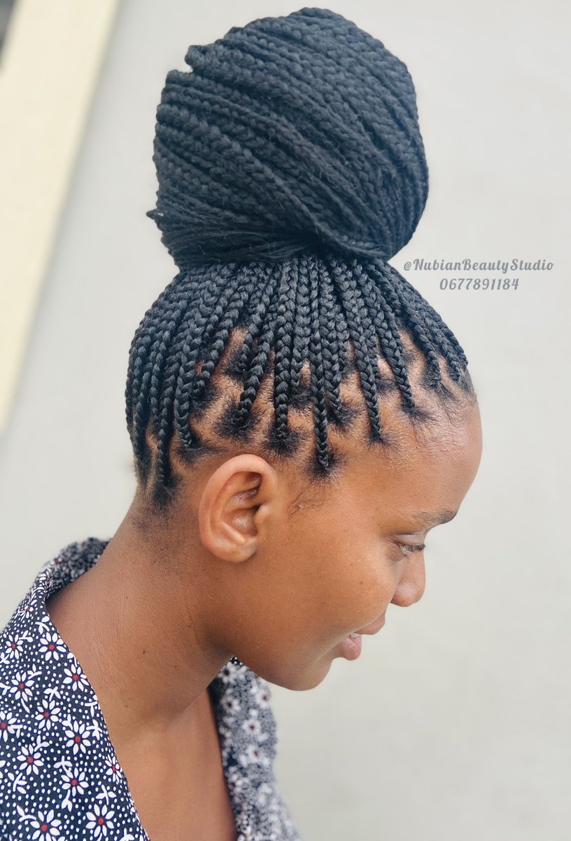 Nosiphoh_MM's tweet photo. Knotless braids season✨💁♀️
#knotlessbraids #durbanbased https://t.co/FzOcPxNbfb