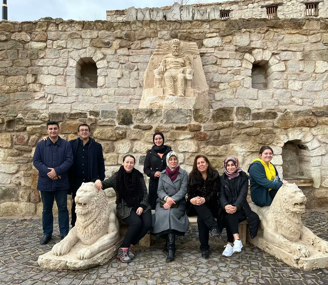 bilgetamgelisim's tweet photo. "Bacıyân-ı Rûm Teşkilatından Günümüze Türk Kadını" çalıştayının samimiyet temelinde, son derece keyifli geçen ikinci gününde dostluklarımız pekişti. En kısa zamanda tekrar buluşmak dileğiyle vedalaşıldı...
   Geziye sponsor olan  @afyonbelediyesi ne teşekkur ederiz. 
#kadın https://t.co/p9TL1lPW8f