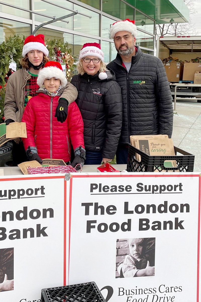 davismartindale's tweet photo. Davis Martindale has supported Business Cares Food Drive for over 20 years! This year, our accountants are helping count the donations from Dec. 4-5 Grocery Store weekend. Dana sits on the Committee, and gets her family involved too!
#DMgivesback #ldnont
#businesscares https://t.co/RDLeJibu9D