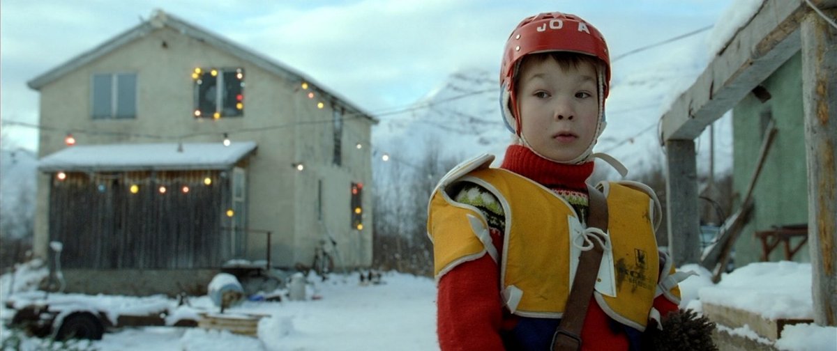 hellreviewer's tweet photo. I recently watched "Rare Exports: A Christmas Tale"

I first saw the trailer back in 2010 or 2011 when it was released and said, "Boy, I've got to see that." A full decade later, the visuals from that preview never left my mind, and I finally got around to seeing it.

1/4 https://t.co/cpUOkpRM0f
