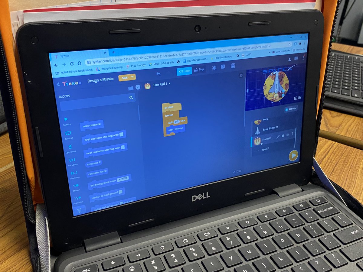 PocaterraErika's tweet image. Hour of Code with @gotynker and @NASA. #HourofCode2021 @HaysSTEAMshines