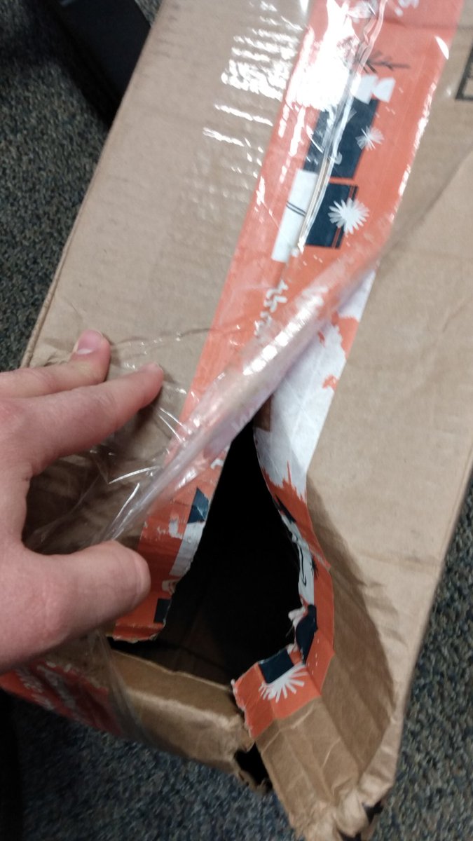 ulrichlehner's tweet photo. I received an empty box today. Somebody stole the 5 volumes of #Thomassin's Dogmatic Theology (in Latin) I ordered ... [mailing label says clearly it contained 15 pounds of books] Must be a Jansenist, right, @ShaunLBlanchard ? https://t.co/jthIdTcdtI