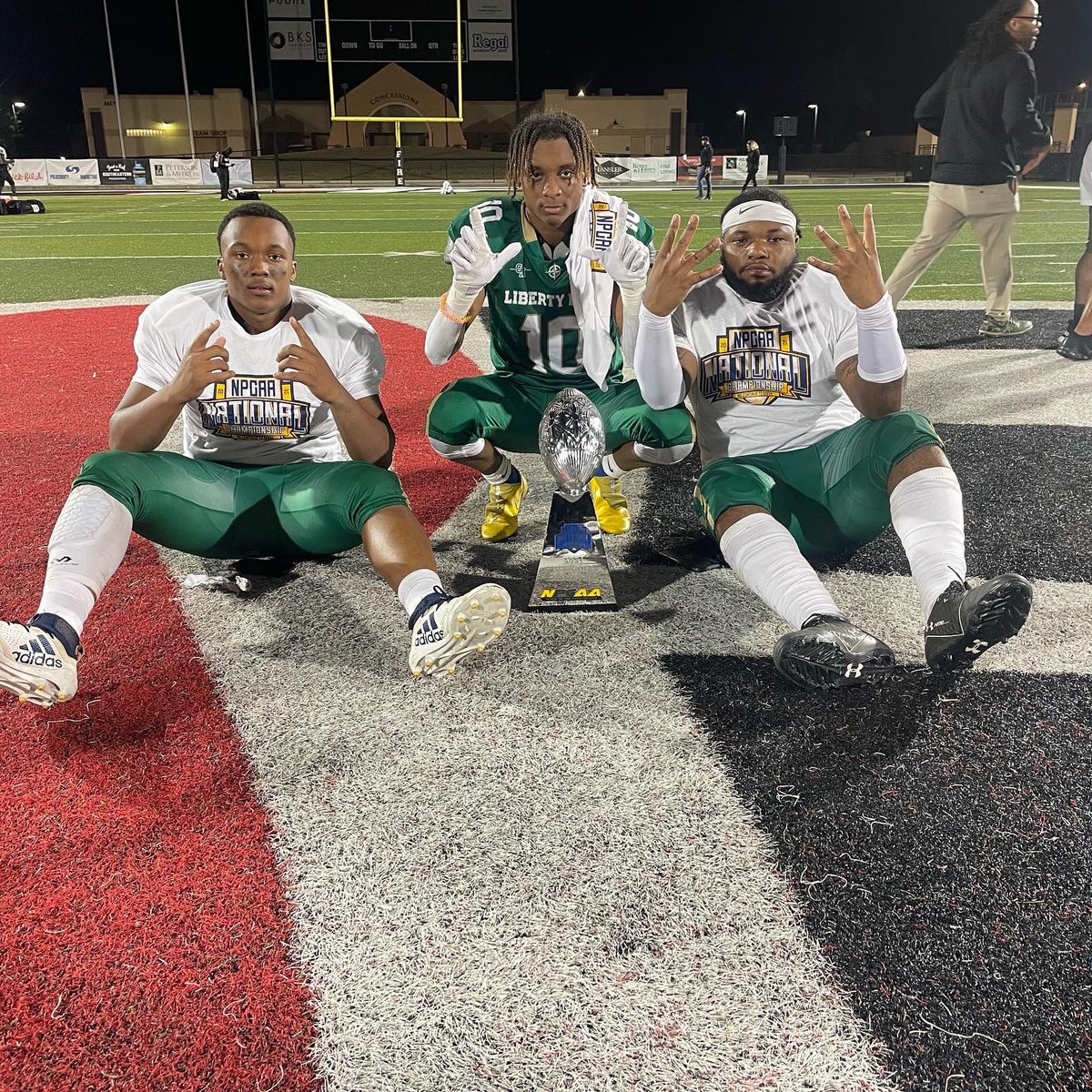 CaRonMason17's tweet photo. mission successfully 💍 couldn’t do it without the guys @LPSA_FREEDMEN https://t.co/gDEVSbDkD7