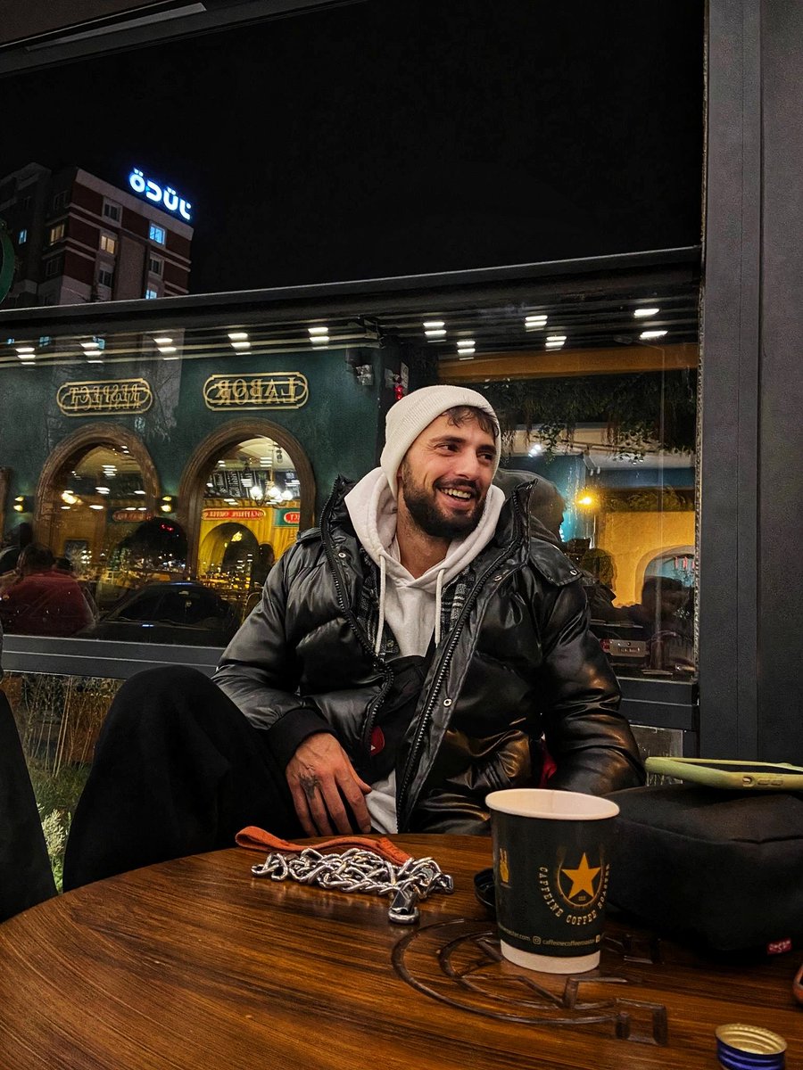 Seni seçtim çünkü sen farklısın. Caponsun bir kere akıllı kadınsın