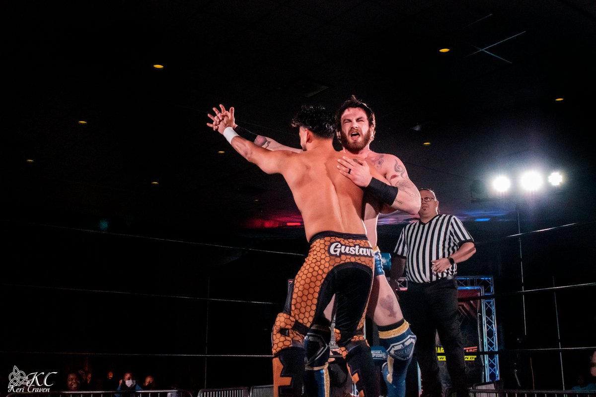 Papi_Gustavo9's tweet photo. El Rey del Baile ๐บ
El Rey de las Rosas ๐น
El Rey del #RushDivision ๐
@ovwrestling @WrestleCade
#OVW #WrestleCade #AML https://t.co/aMddsj6pSs