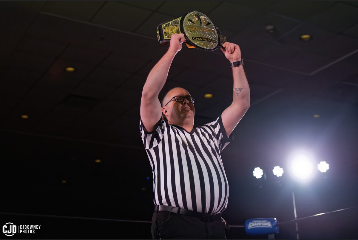Papi_Gustavo9's tweet photo. El Rey del Baile ๐บ
El Rey de las Rosas ๐น
El Rey del #RushDivision ๐
@ovwrestling @WrestleCade
#OVW #WrestleCade #AML https://t.co/aMddsj6pSs