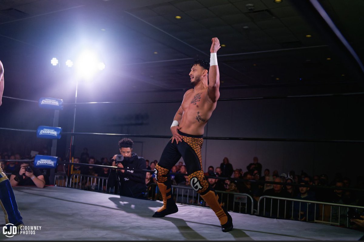 Papi_Gustavo9's tweet photo. El Rey del Baile ๐บ
El Rey de las Rosas ๐น
El Rey del #RushDivision ๐
@ovwrestling @WrestleCade
#OVW #WrestleCade #AML https://t.co/aMddsj6pSs