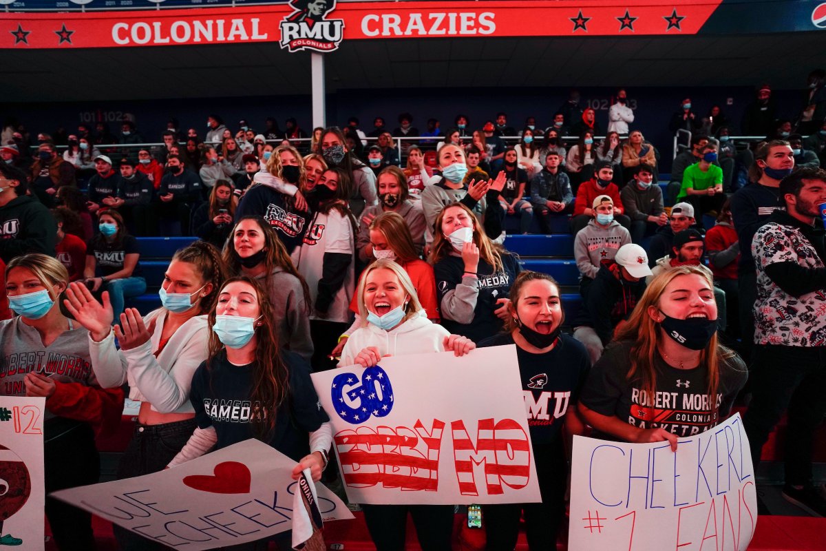 CraziesRMU's tweet photo. major shoutout to @RMUWLacrosse for showing out during the home opener! see you tomorrow 🤝

🏀 vs. lancaster bible
⏰ wednesday, december 8 @ 7 pm (doors open at 6)
📍@UPMCEventsCtr 

@RMUAthletics https://t.co/uv5VWQMAWL