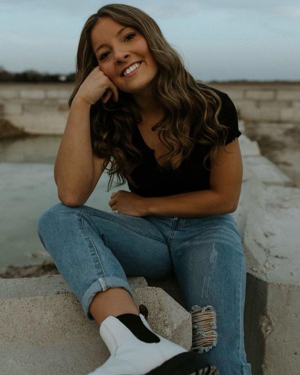 We want to wish a Happy 1️⃣9️⃣ Birthday to rookie <a href="/hayleyrusse11/">Hayley Eriksen</a>! We love your positive attitude and sweet personality! You bring such a great mindset to our team with every practice and game! We hope you have the best day! Help us wish Hayley a Happy Birthday!!🥳❤️