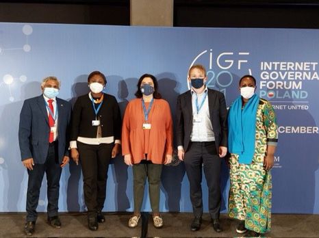 Onsite and around the globe, the #IGF2021 #Partner2Connect session tackled the challenges and actions needed to 'Connect People Everywhere', including in the hardest-to-connect communities. It is not only a viable business case, it's essential for humanity. #LeaveNoOneBehind