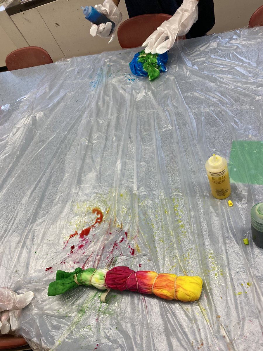 FTSD_Anderson's tweet photo. Got messy in art club today with some tie dye ❤️🧡💛💚💙💜 https://t.co/ugDKGTsbEz