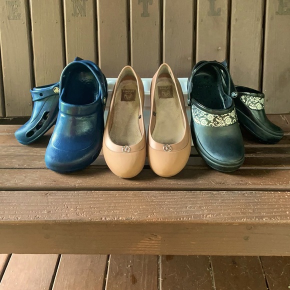 IvonCage's tweet photo. So good I had to share! Check out all the items I'm loving on @Poshmarkapp #poshmark #fashion #style #shopmycloset #nocona #crocs #charlotterusse: https://t.co/BiVhfxRtet https://t.co/Rg6459A80F