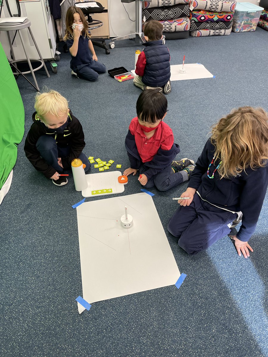 a_corneau's tweet photo. TK’ers had the opportunity to code their bots to draw shapes from recognizing patterns… also just had bots do random things 🙃
#matatabot #JustGettingStarted https://t.co/gJIuieJKWj