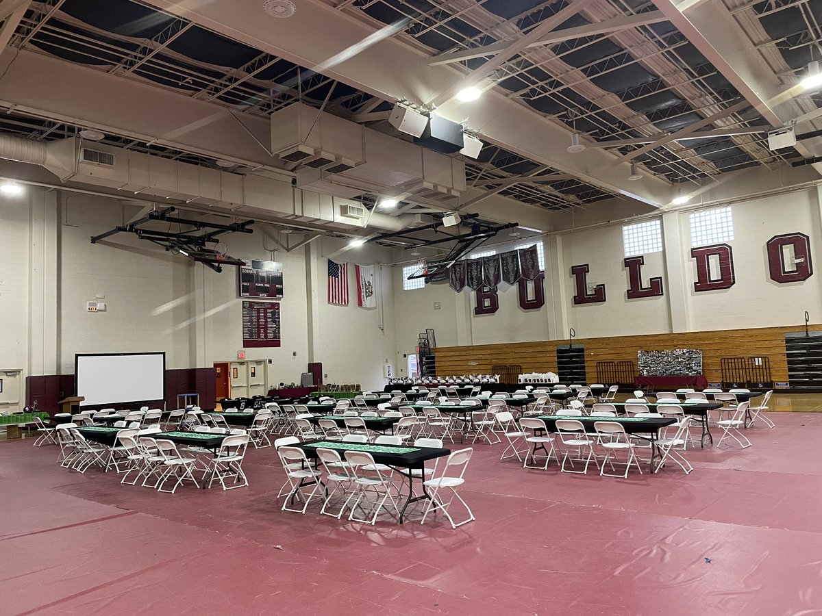 SobratoFootball's tweet photo. Our 2021 football banquet is in the books! Thank you Bulldog Families!
#2Claps2Barks
#WeAreSHS https://t.co/fM1uKkDMtr