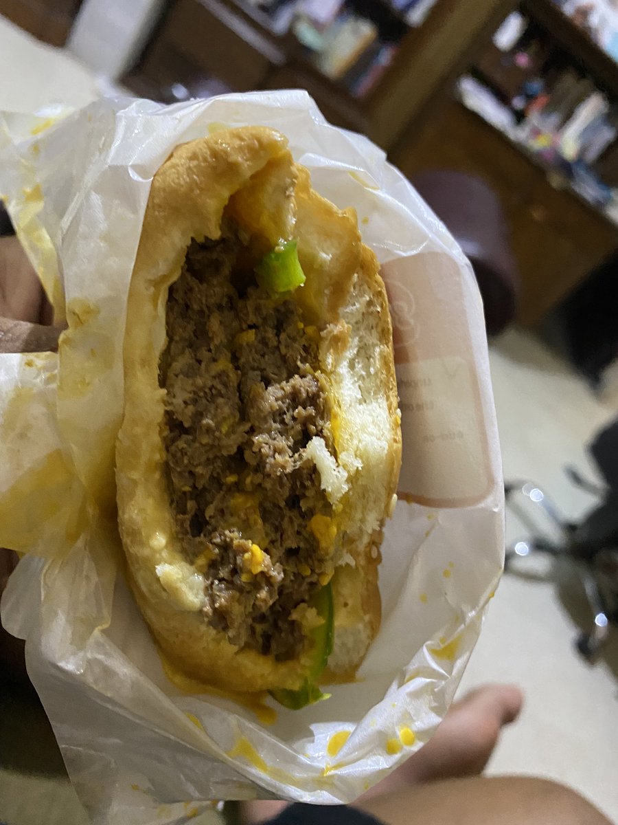 biskims's tweet photo. @m0onica Burgernya cuena 🙌🏻🙌🏻🙌🏻 https://t.co/NqB0pFu227