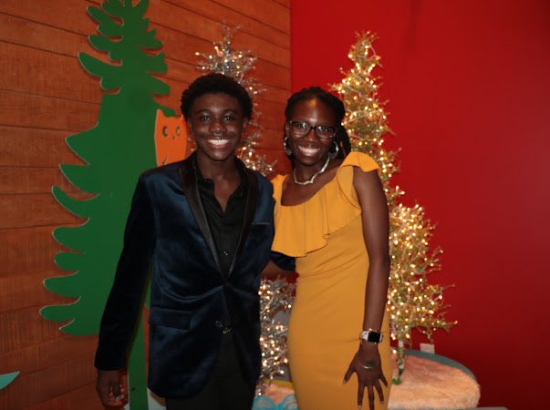 kenzie_simone24's tweet photo. Need more pics like this😩🤩except Covid edition 😷😷@EHSCharityBall #AHavenForGood #AlivewithPurpose https://t.co/5ivn8WYLAI