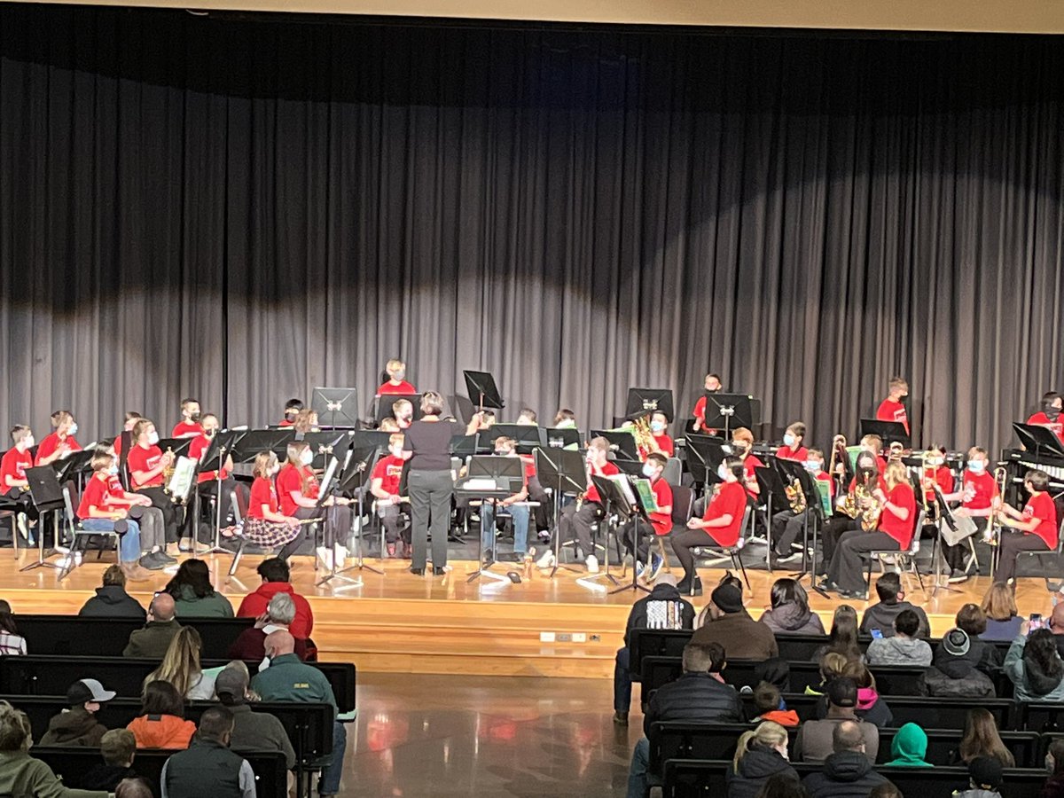 CoalRidgeMS's tweet photo. A dynamite day to celebrate CRMS. Girls basketball played the first game and EMS and then 6th grade band debuts on stage. @SVVSD @SVVSDdeputy @SVVSDsupt https://t.co/LM3XTfwzK7