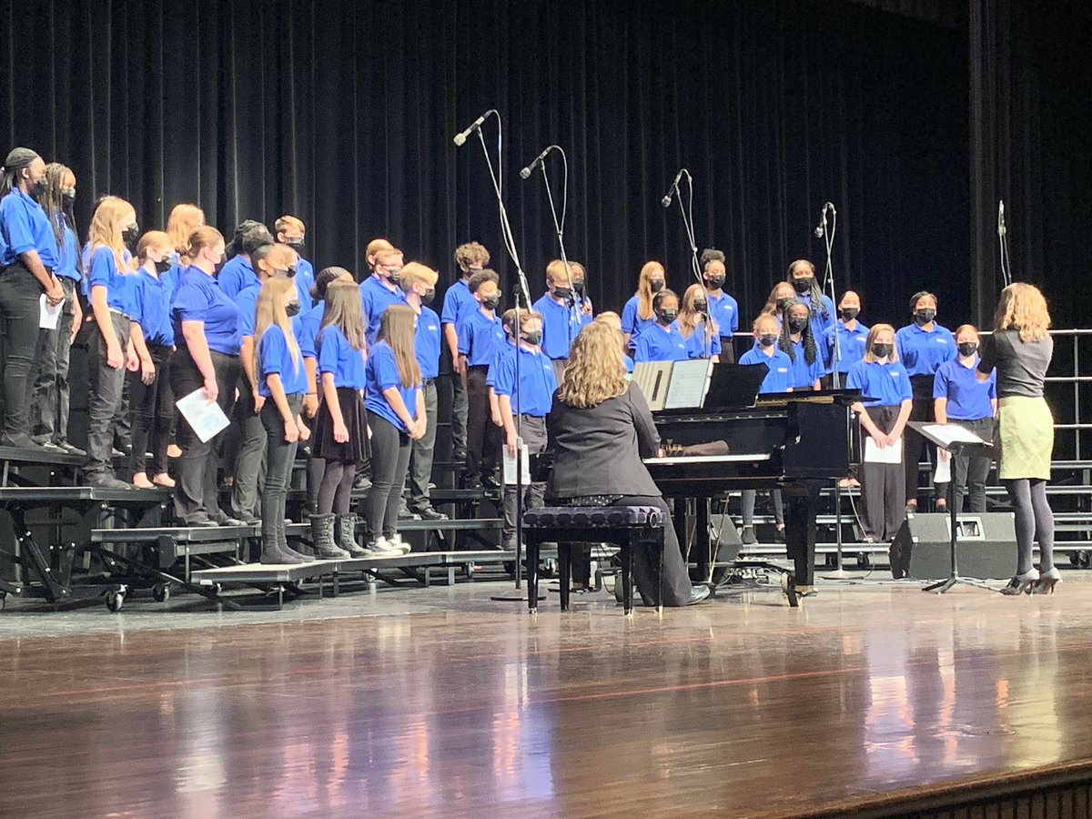 GahannaE's tweet photo. @GahannaSouth sounding great at the 7th grade concert tonight! https://t.co/TaEjd83yoY