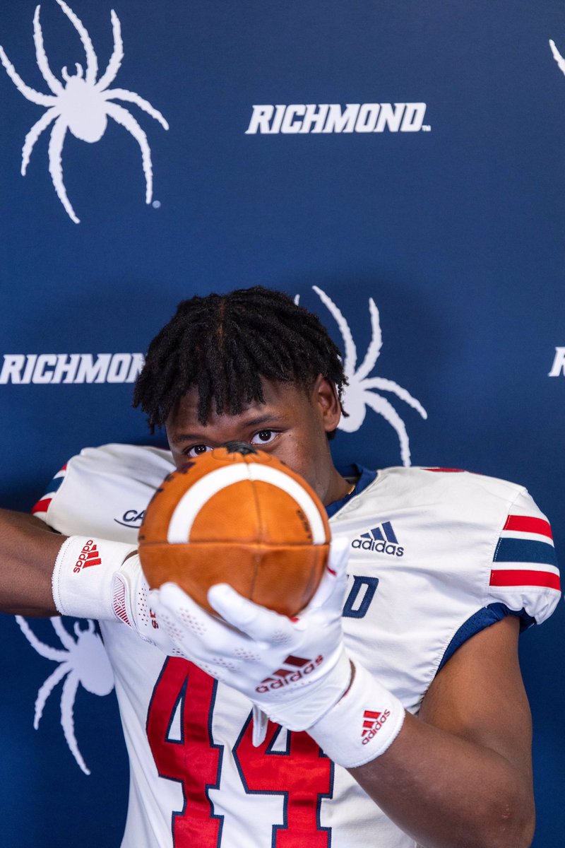 ZacharyLC_2022's tweet photo. Thank you @Spiders_FB for the Official Visit!  Excited to lock 🔐 it in on December 15!!  @glenallenfb @GAFBRecruiting https://t.co/VU1YvwreX5
