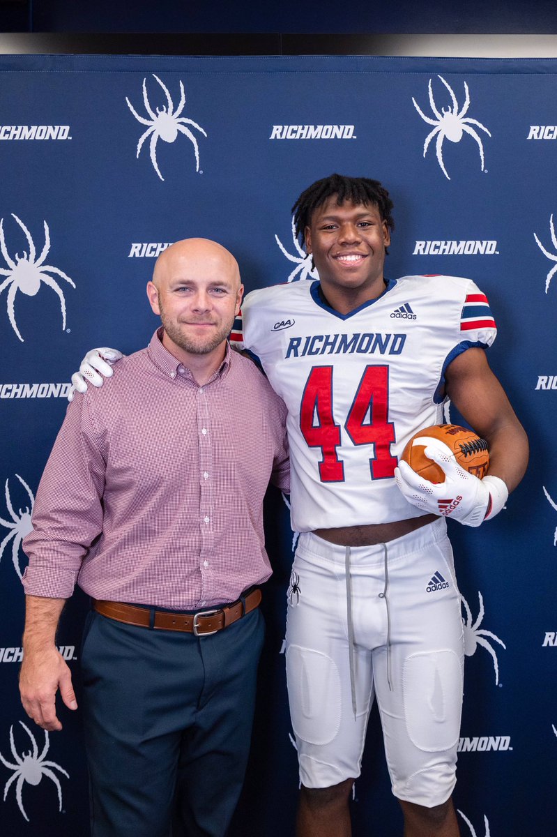 ZacharyLC_2022's tweet photo. Thank you @Spiders_FB for the Official Visit!  Excited to lock 🔐 it in on December 15!!  @glenallenfb @GAFBRecruiting https://t.co/VU1YvwreX5