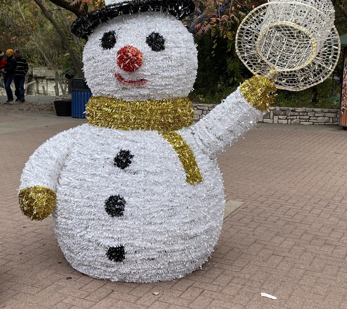 Joyfuljel's tweet image. @SDAuthor I am reading Christmas Candy Corpse and really enjoying it.